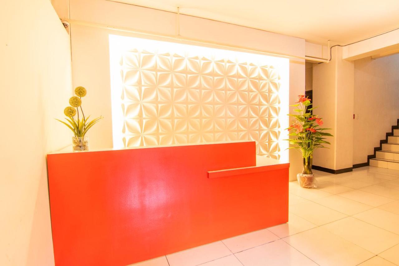 Oyo 578 Red Velvet Suites Manila Luaran gambar